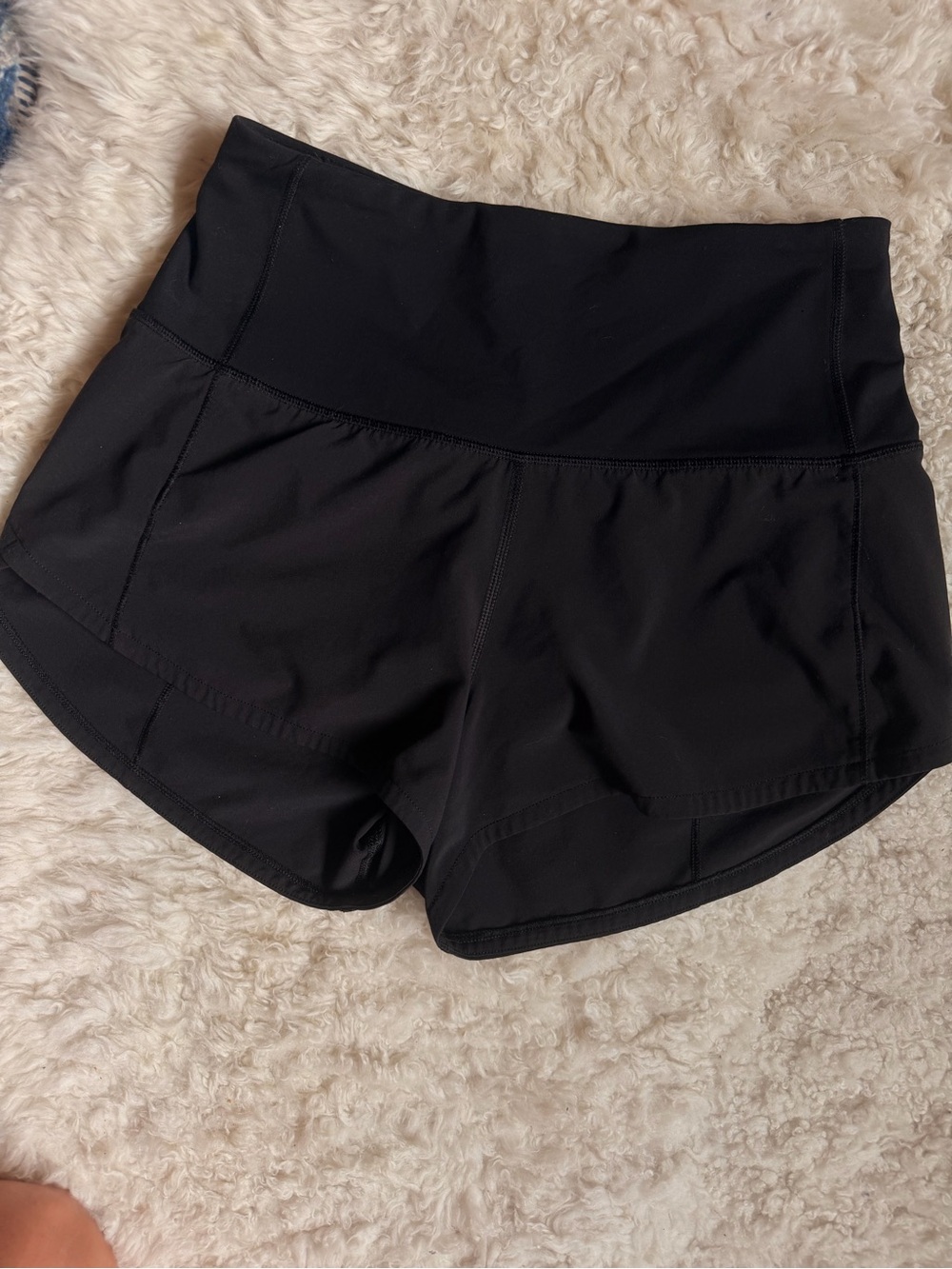 Like new lululemon Girls/Women's Balck Athletic Shorts High Waist Running Size 0 - Picture 2 of 5